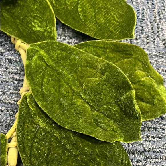 Green Leaf and Pinecone Wreath - Picture 2 of 5